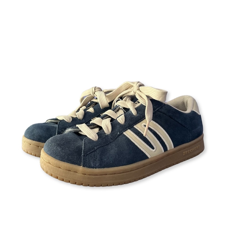 Cute vintage Skechers sneakers